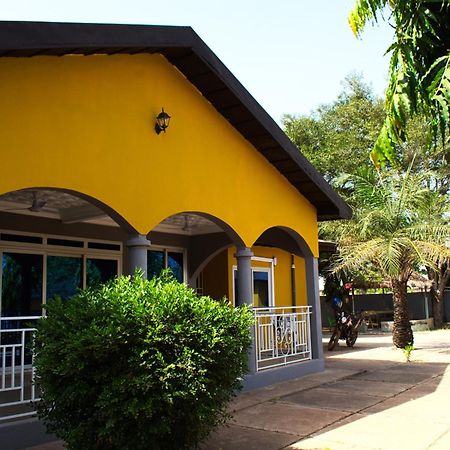 Tree House Hostel Tamale Esterno foto