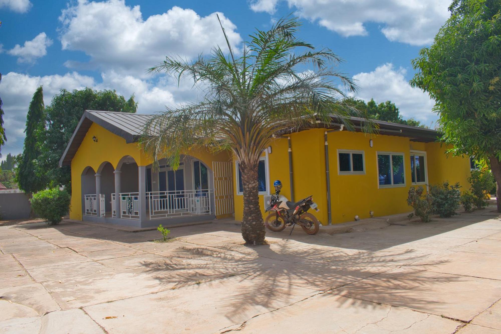 Tree House Hostel Tamale Esterno foto